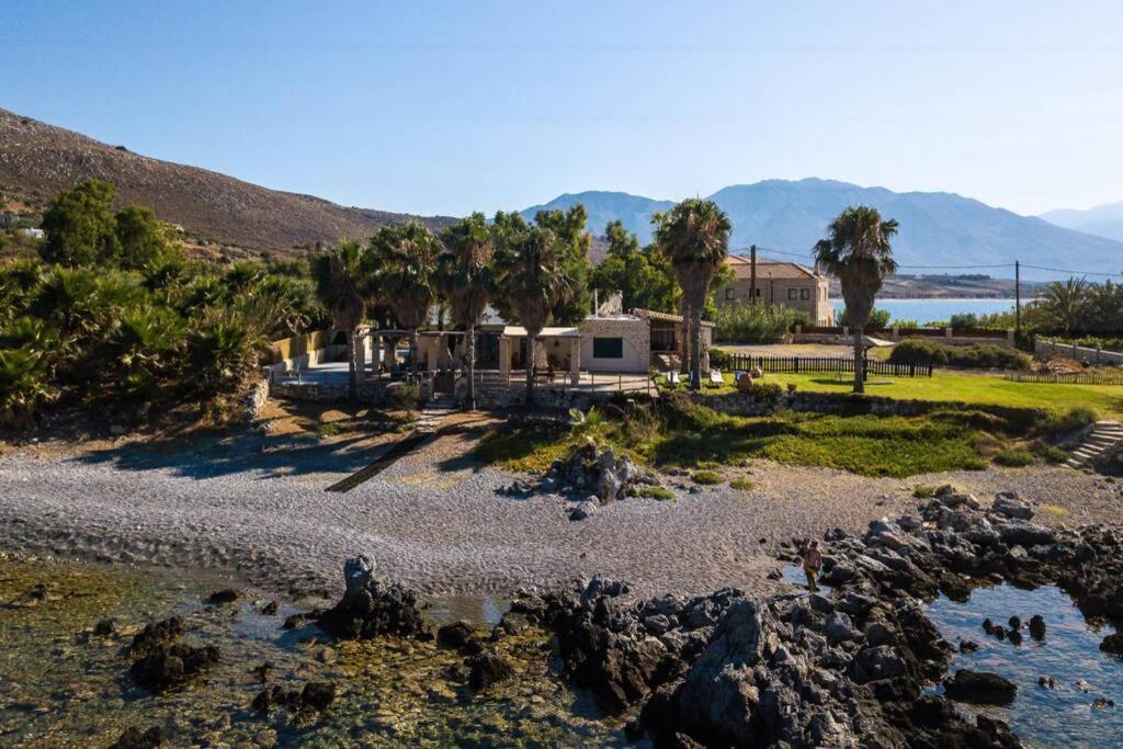 Villa Proto Helidoni - A cozy beachfront Villa Petres  Esterno foto