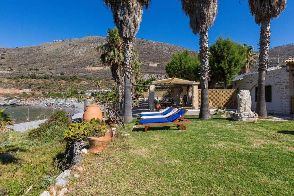 Villa Proto Helidoni - A cozy beachfront Villa Petres  Esterno foto