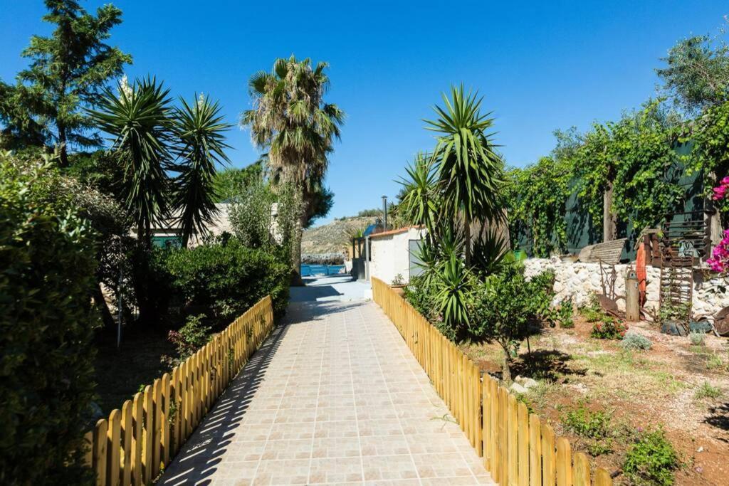 Villa Proto Helidoni - A cozy beachfront Villa Petres  Esterno foto