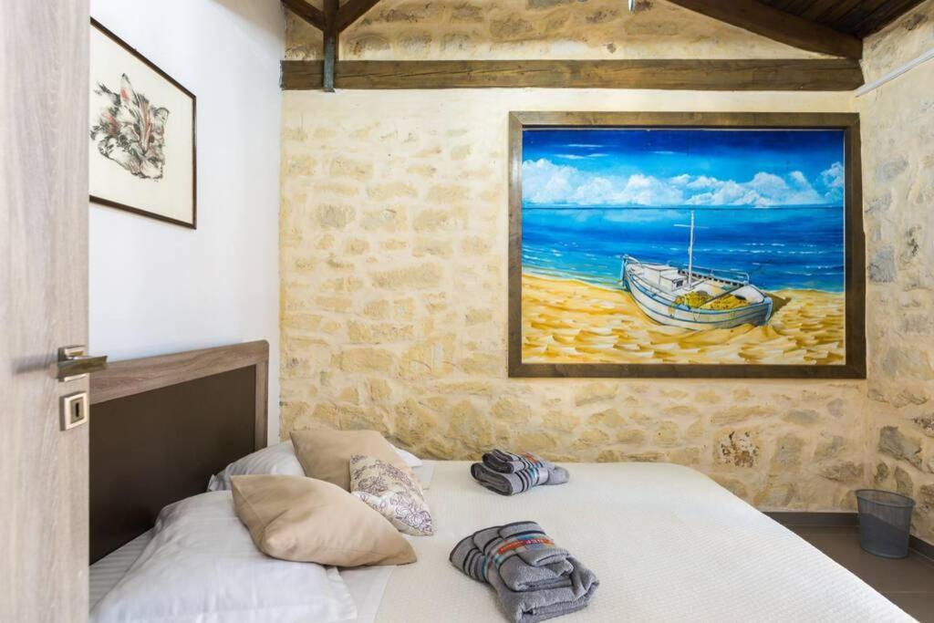 Villa Proto Helidoni - A cozy beachfront Villa Petres  Esterno foto