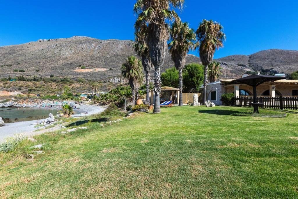Villa Proto Helidoni - A cozy beachfront Villa Petres  Esterno foto