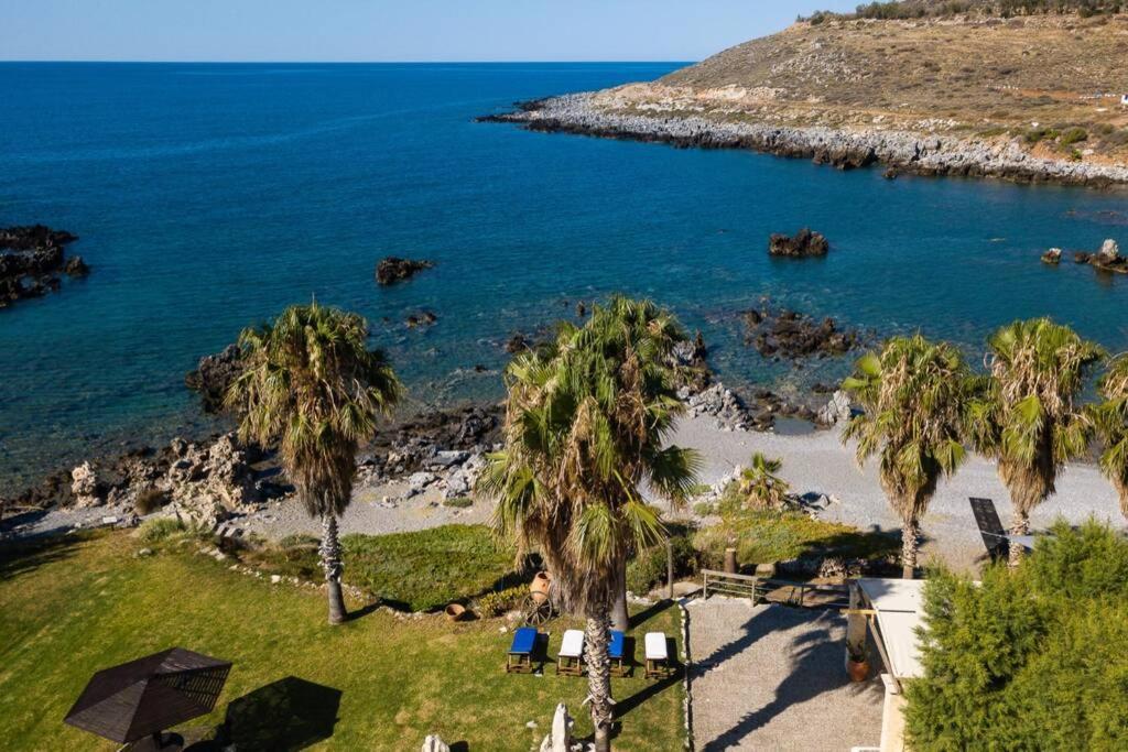 Villa Proto Helidoni - A cozy beachfront Villa Petres  Esterno foto